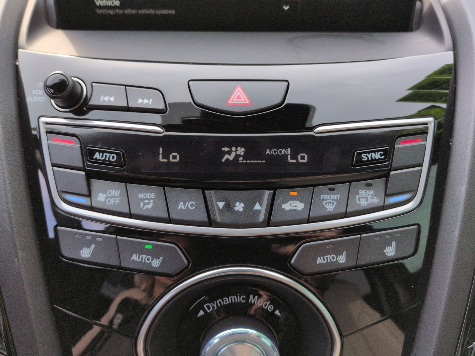 Used 2025 Acura RDX SH-AWD image 17