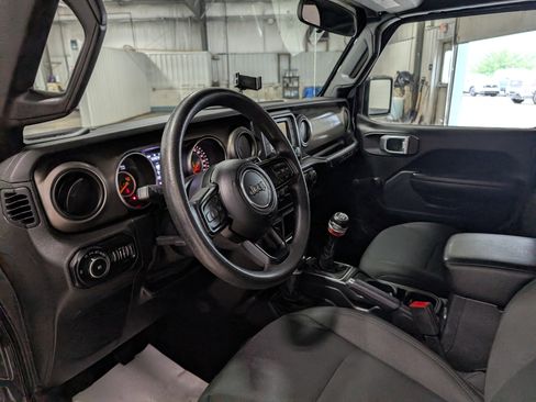 Used 2020 Jeep Wrangler Sport AWD/4WD image 12