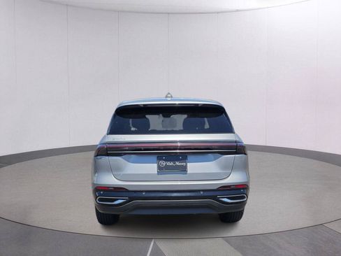 Used 2024 Lincoln Nautilus Premier AWD/4WD image 6