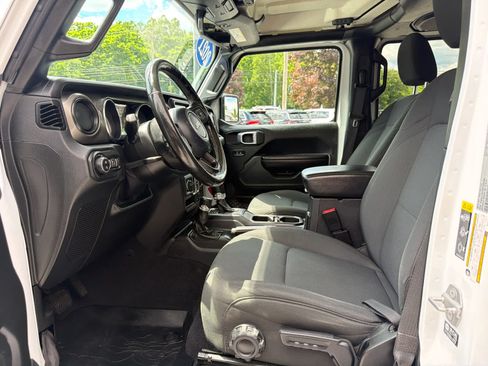 Used 2021 Jeep Gladiator Sport AWD/4WD image 12
