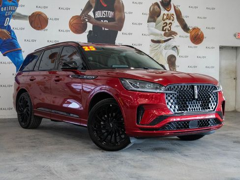 Used 2025 Lincoln Aviator Reserve w/ Equipment Group 201A image 2