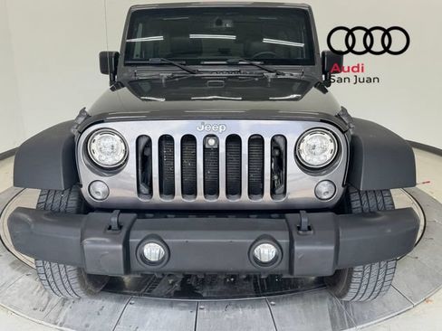 Used 2017 Jeep Wrangler Unlimited Rubicon w/ Connectivity Group AWD/4WD image 2