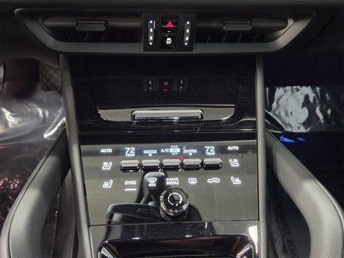 New 2026 Porsche Cayenne Coupe image 23