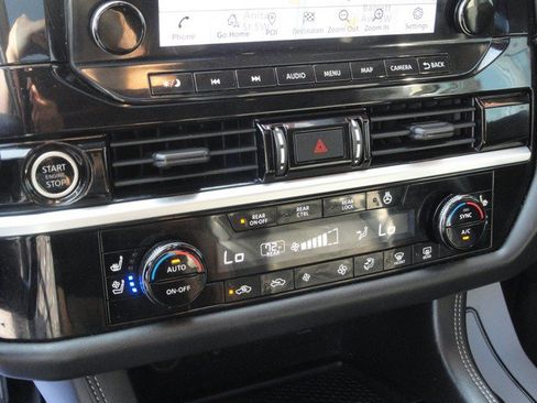 Used 2022 Nissan Pathfinder Platinum AWD/4WD image 21