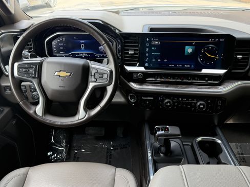 Used 2023 Chevrolet Silverado 1500 LTZ AWD/4WD image 24