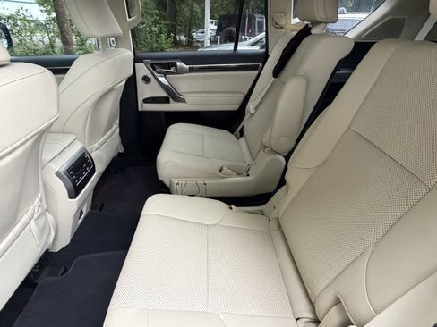 Used 2023 Lexus GX 460 Premium AWD/4WD image 32