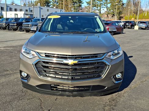 Used 2020 Chevrolet Traverse LT w/ LT Premium Package image 2