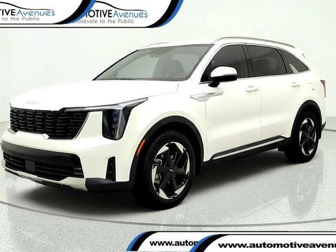 Used 2025 Kia Sorento EX FWD image 1