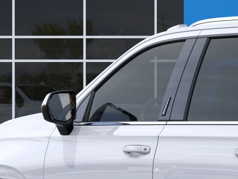 New 2026 Chevrolet Suburban LS RWD image 12