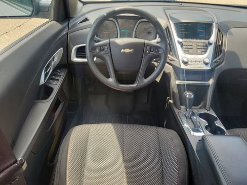 Used 2017 Chevrolet Equinox LS FWD image 10