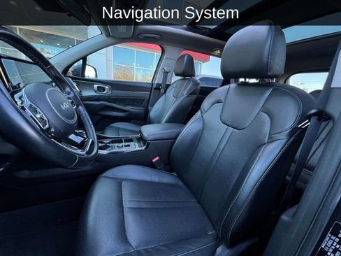 Used 2022 Kia Sorento SX image 2