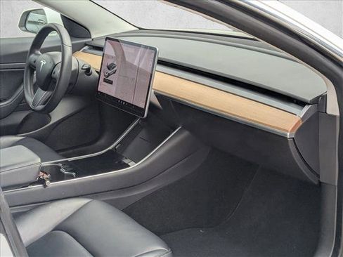 Used 2020 Tesla Model 3 Standard Range image 20