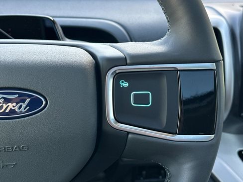 New 2025 Ford Expedition Active image 30