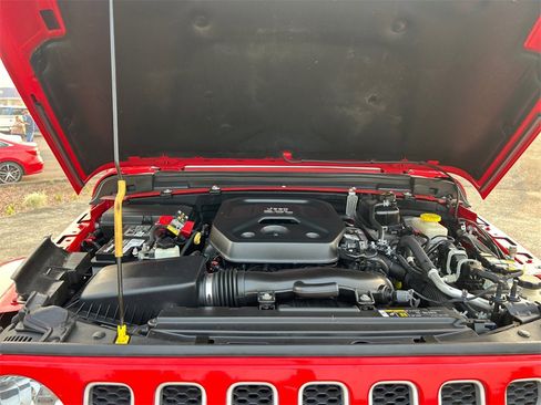 Certified 2021 Jeep Wrangler Unlimited Sahara image 19