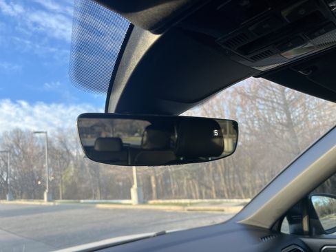 Certified 2022 Volkswagen Tiguan SE R-Line image 25