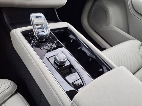 New 2026 Volvo XC90 B6 Ultra image 14