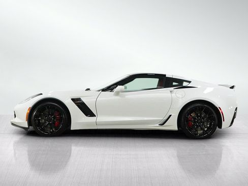 Used 2016 Chevrolet Corvette Z06 w/ 3LZ Preferred Equipment Group RWD image 2