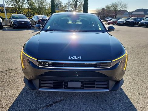 New 2025 Kia K4 EX image 8