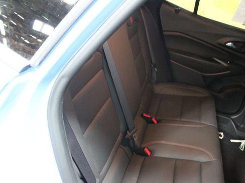 Used 2024 Chevrolet Trax RS w/ Sunroof Package FWD image 11