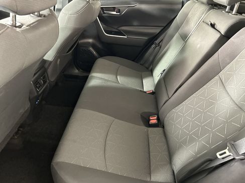 Used 2022 Toyota RAV4 XLE w/ Convenience Package FWD image 25