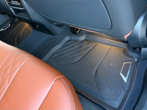 Used 2023 BMW X6 xDrive40i w/ Executive Package image 28