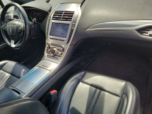 Used 2020 Lincoln MKZ FWD image 16