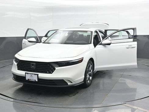 Used 2023 Honda Accord EX image 47