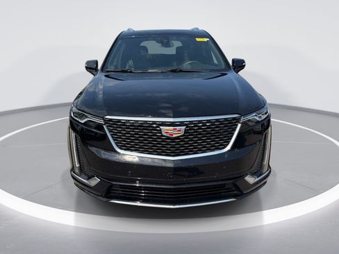 Used 2025 Cadillac XT6 Luxury AWD/4WD image 2