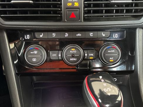 Used 2022 Volkswagen Jetta GLI Autobahn FWD image 38