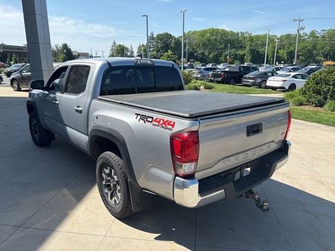 Used 2017 Toyota Tacoma TRD Off-Road w/ Tow Package (A/T) AWD/4WD image 5