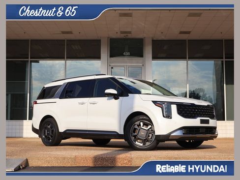 Used 2025 Kia Carnival SX FWD image 1