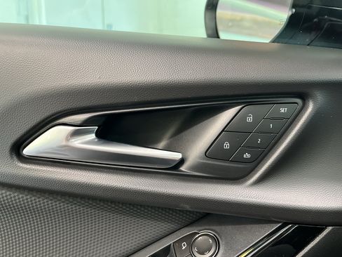 New 2026 Chevrolet Equinox RS w/ Convenience Package III FWD image 28