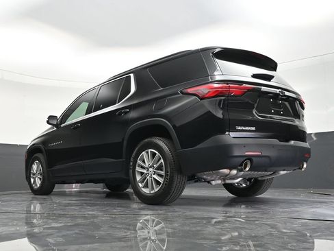 Used 2023 Chevrolet Traverse LT FWD image 23