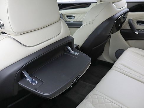 Certified 2017 Bentley Bentayga AWD/4WD image 30