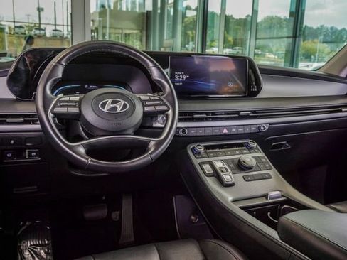 Used 2025 Hyundai Palisade SEL FWD image 14