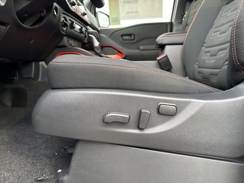 New 2026 Nissan Frontier PRO-4X w/ Pro-4x Convenience Package image 15