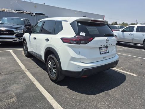 Used 2024 Nissan Rogue S FWD image 10