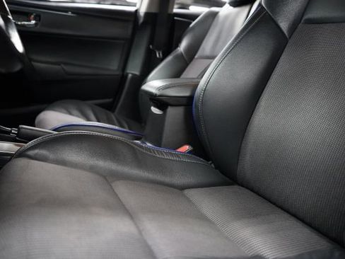 Used 2017 Toyota Corolla SE w/ Carpet Mat Package (TMS) FWD image 11