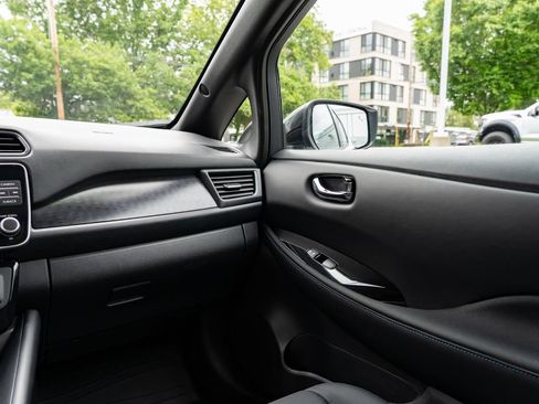 Certified 2025 Nissan Leaf SV Plus FWD image 10