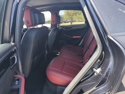 Used 2017 Porsche Macan image 14