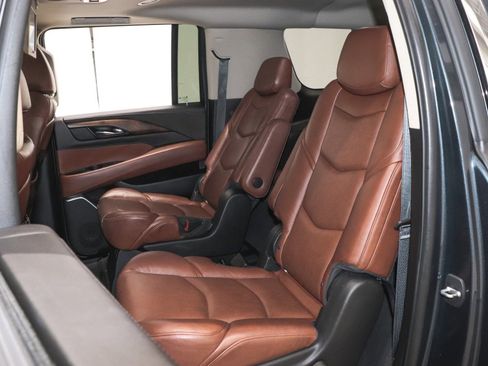 Used 2019 Cadillac Escalade ESV Premium Luxury image 25