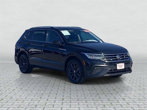 Used 2024 Volkswagen Tiguan SE image 10