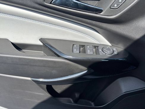 Used 2025 Chevrolet Trax LT FWD image 18