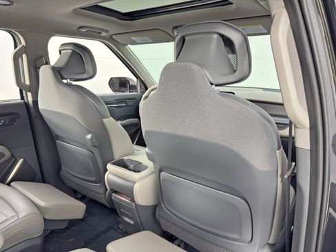 Used 2024 Kia EV9 Land image 39