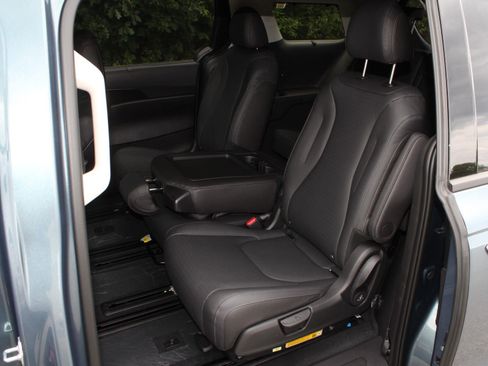 New 2027 Kia Carnival SX Prestige FWD image 18