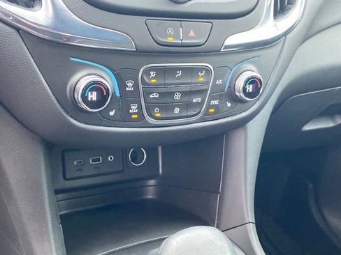 Used 2023 Chevrolet Equinox LT image 12