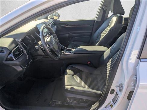 Used 2024 Toyota Camry SE image 14