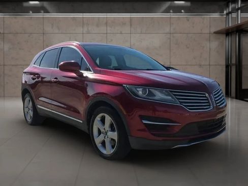 Used 2017 Lincoln MKC Premiere image 3