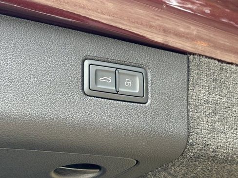 New 2024 Bentley Bentayga image 37