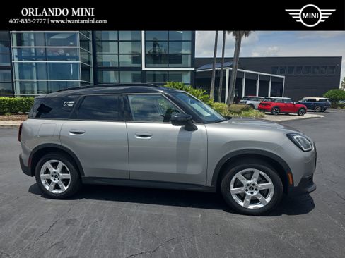 Used 2025 MINI Cooper Countryman S w/ Comfort Package Max image 1